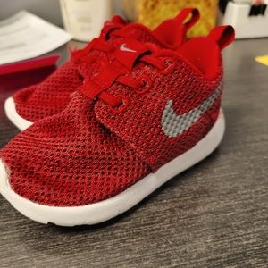 Toddler 6c Nike runners